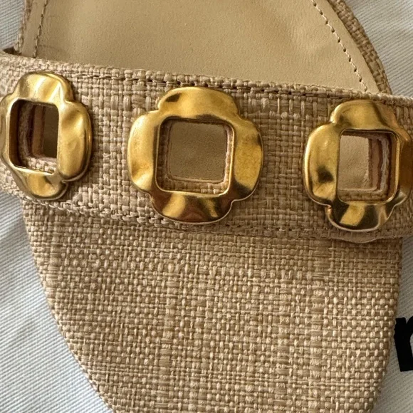 **NIB** Larroude Milan Flat Sandal In Beige Raffia - Picture 8 of 14